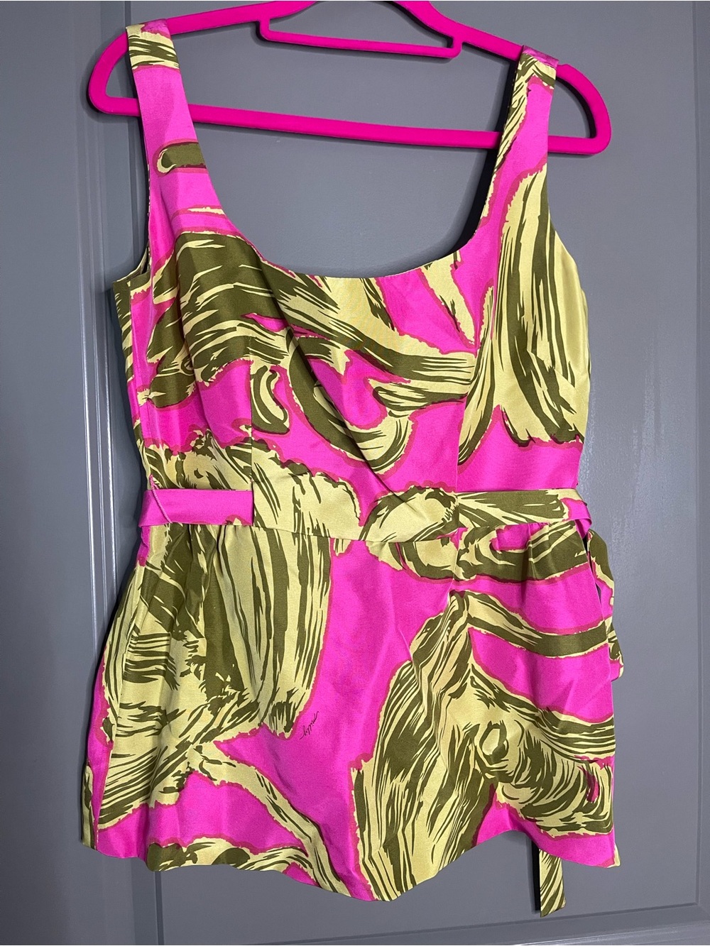 Milly of New York 100% silk pink & o live top camisole with belt
